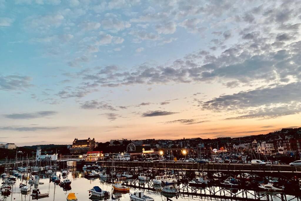 スカーバラ 200 Year Old Large Townhouse With Sea Viewsヴィラ エクステリア 写真
