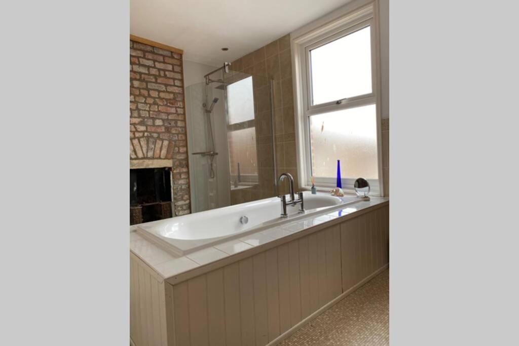 スカーバラ 200 Year Old Large Townhouse With Sea Viewsヴィラ エクステリア 写真